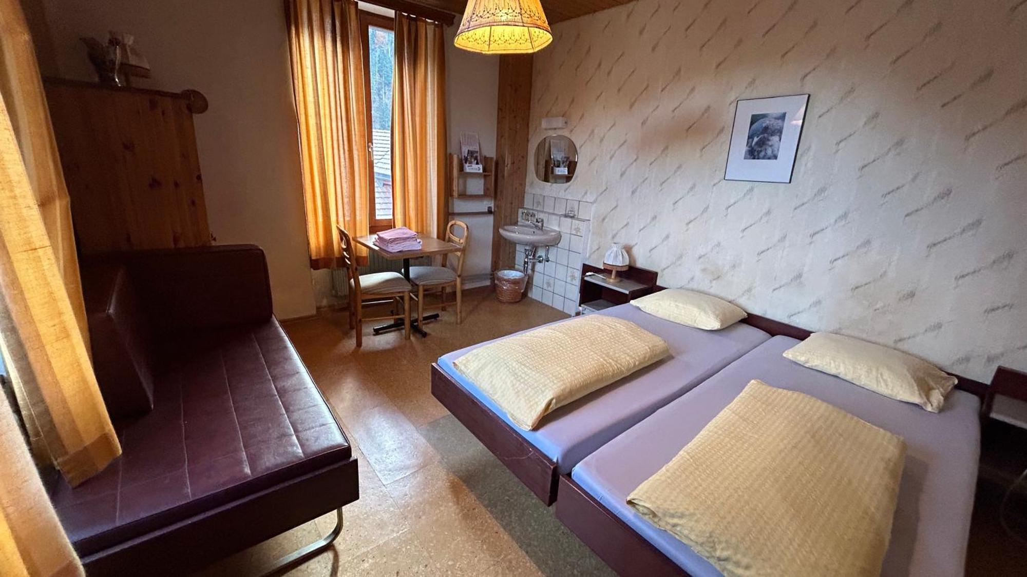 Montbovon Maison D'Hotes De La Gare חדר תמונה