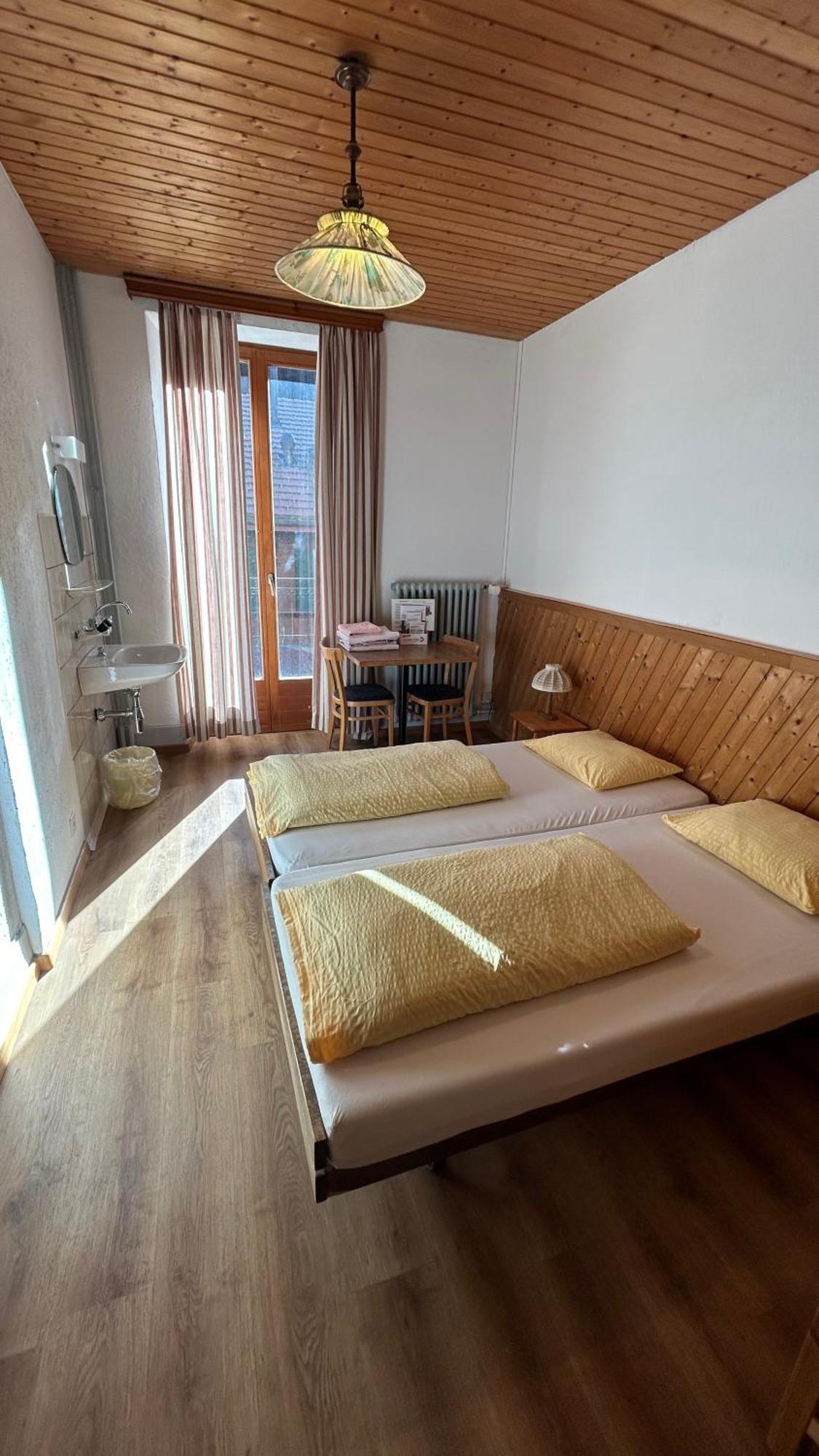 Montbovon Maison D'Hotes De La Gare חדר תמונה