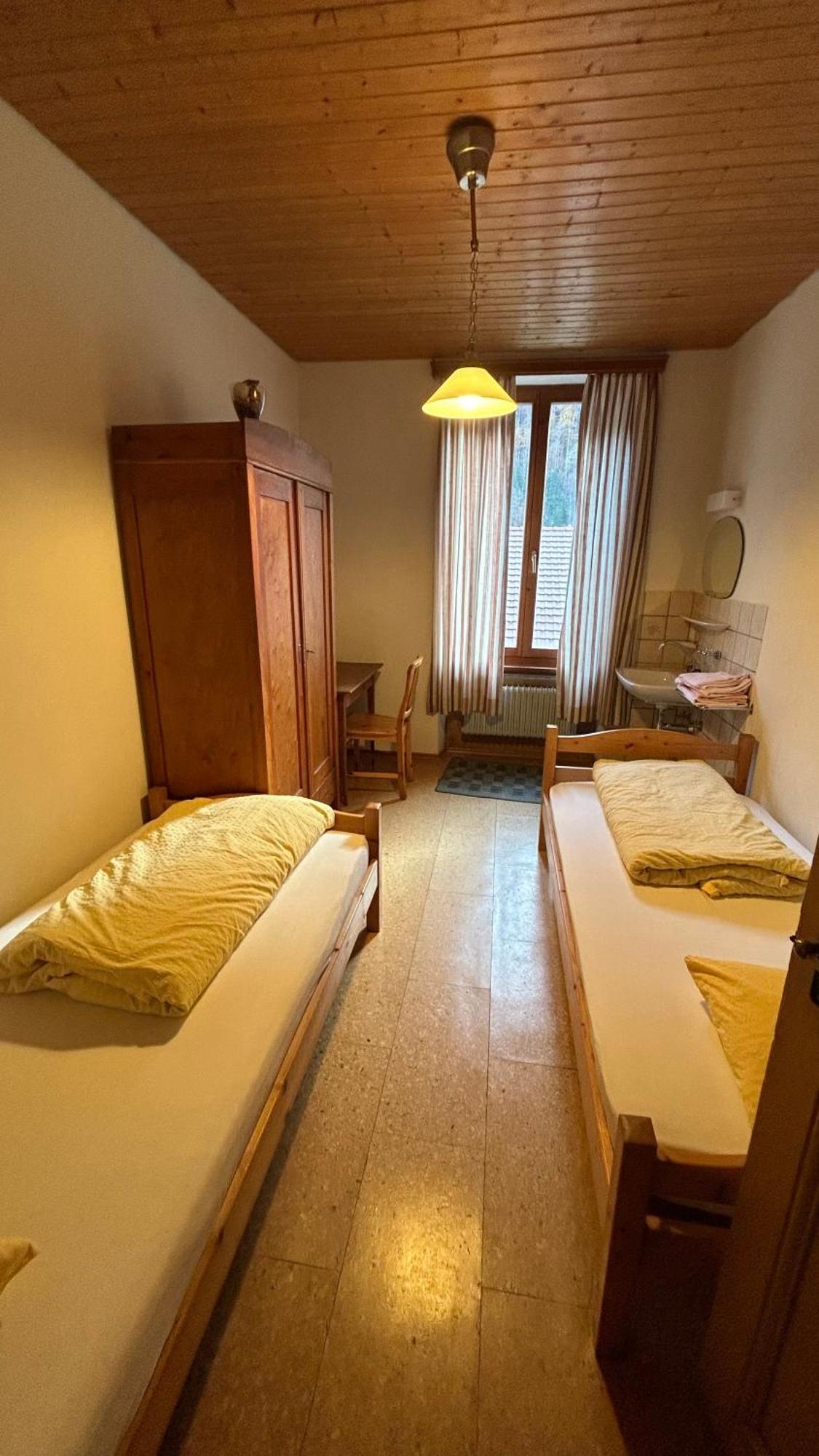 Montbovon Maison D'Hotes De La Gare חדר תמונה
