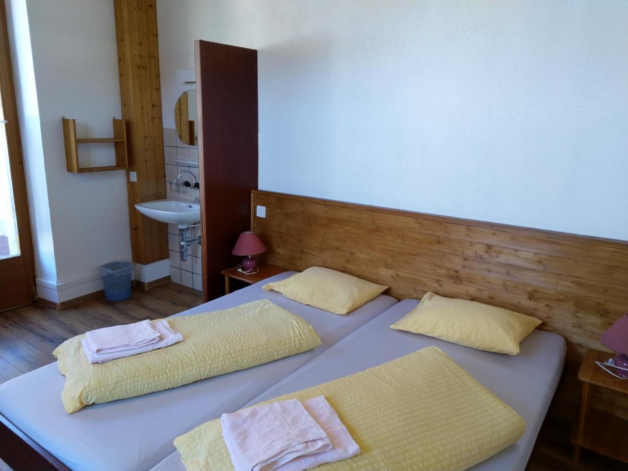 Montbovon Maison D'Hotes De La Gare חדר תמונה